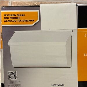 NWT Gibraltar Mailbox in White Wall Mounted Textured Finished L4009WW0
